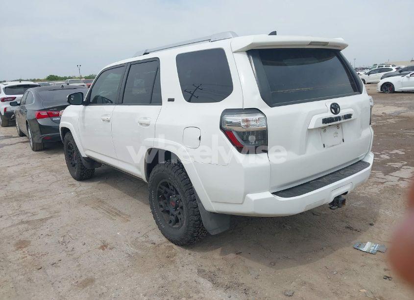 Photo 3 of 2018 Toyota 4runner SR5 PREMIUM (VIN JTEZU5JR7J5168577)