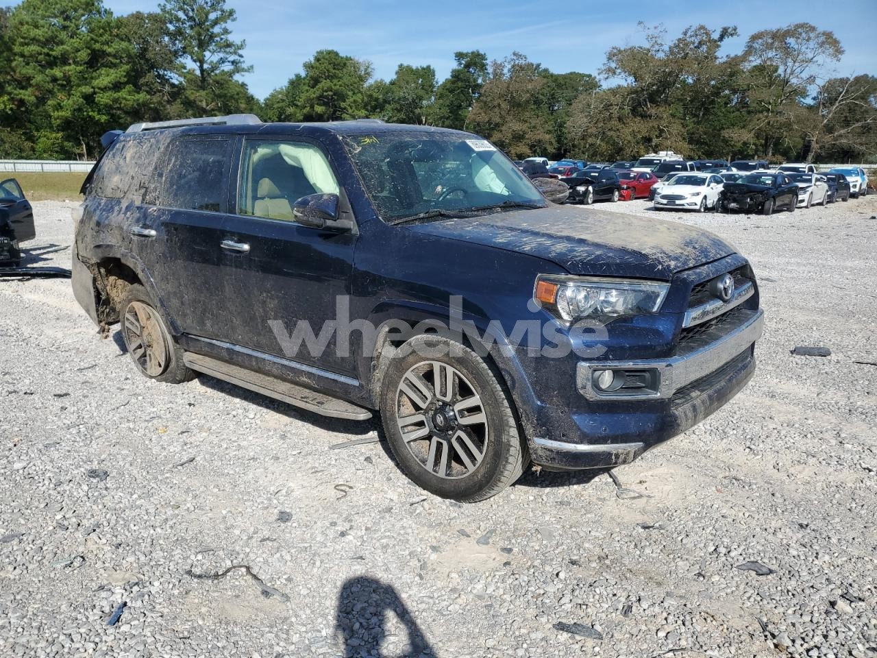 Photo 4 of 2018 TOYOTA 4RUNNER SR5 (VIN JTEZU5JR7J5189428)