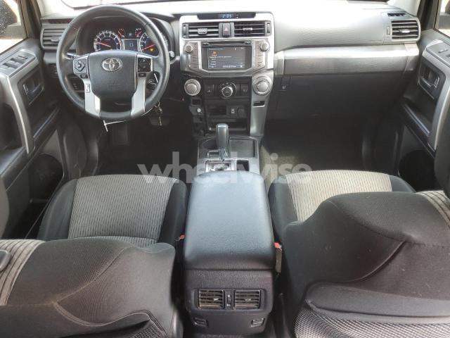 Photo 3 of 2019 TOYOTA 4RUNNER SR5 N/A (VIN JTEZU5JR7K5212725)