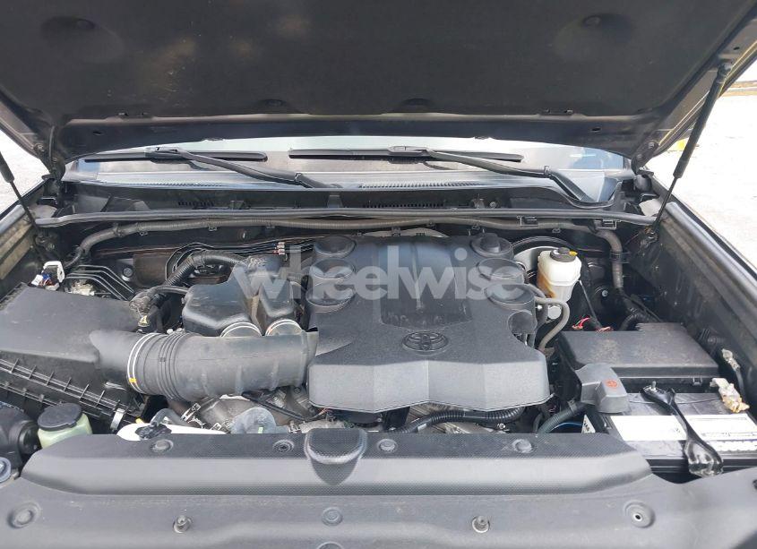 Photo 10 of 2018 Toyota 4runner SR5 PREMIUM (VIN JTEZU5JR8J5184481)