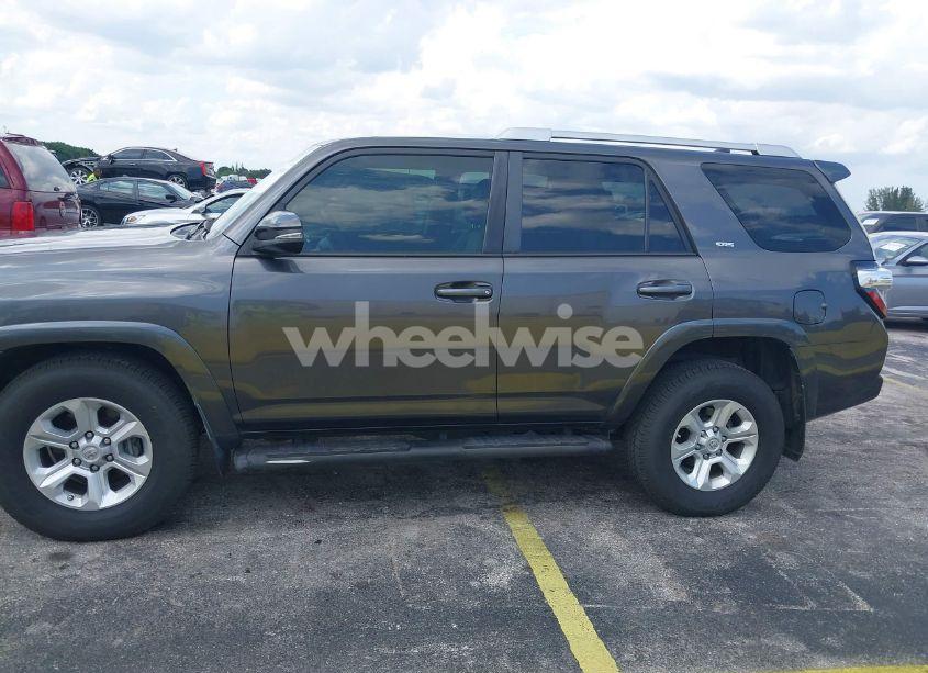 Photo 14 of 2018 Toyota 4runner SR5 PREMIUM (VIN JTEZU5JR8J5184481)
