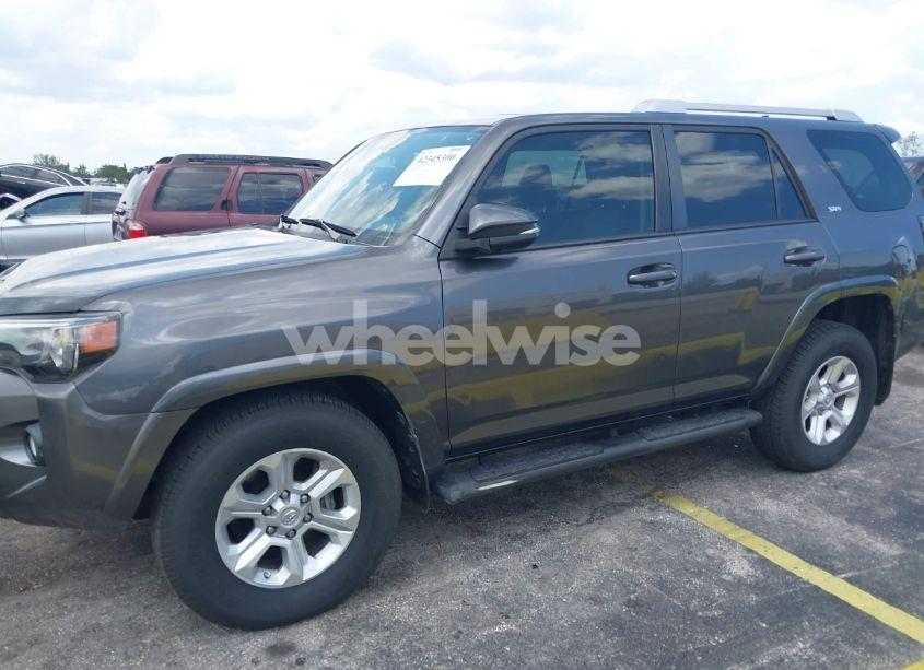 Photo 6 of 2018 Toyota 4runner SR5 PREMIUM (VIN JTEZU5JR8J5184481)