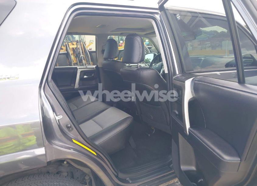 Photo 8 of 2018 Toyota 4runner SR5 PREMIUM (VIN JTEZU5JR8J5184481)