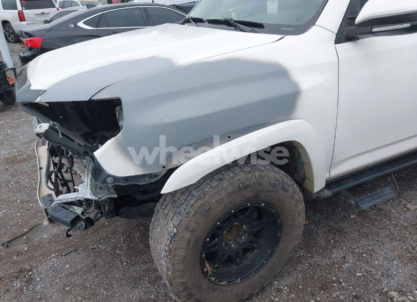 Photo 18 of 2018 Toyota 4runner SR5 (VIN JTEZU5JR8J5187543)
