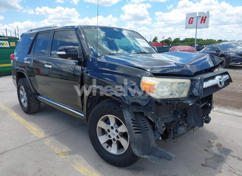 2013 Toyota 4runner SR5 (VIN JTEZU5JR9D5052723) main photo
