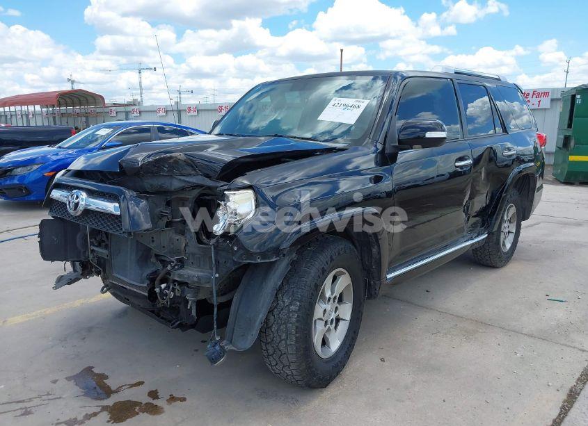 Photo 2 of 2013 Toyota 4runner SR5 (VIN JTEZU5JR9D5052723)