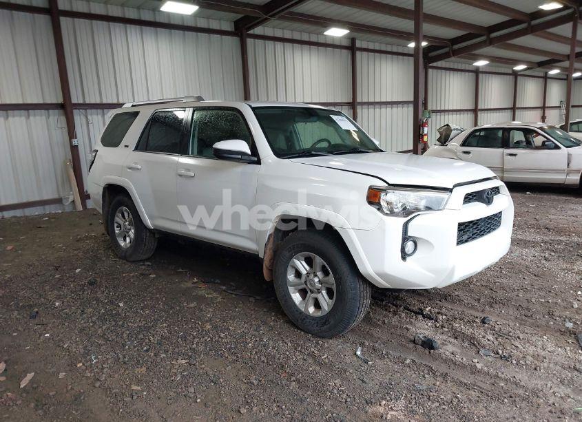 2016 Toyota 4runner SR5 (VIN JTEZU5JR9G5121298) main photo