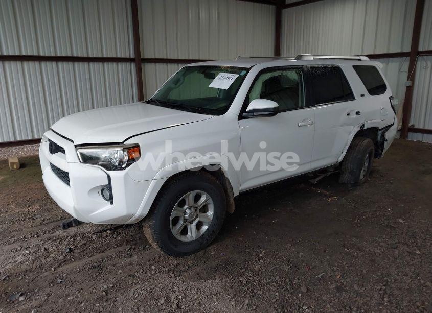 Photo 2 of 2016 Toyota 4runner SR5 (VIN JTEZU5JR9G5121298)