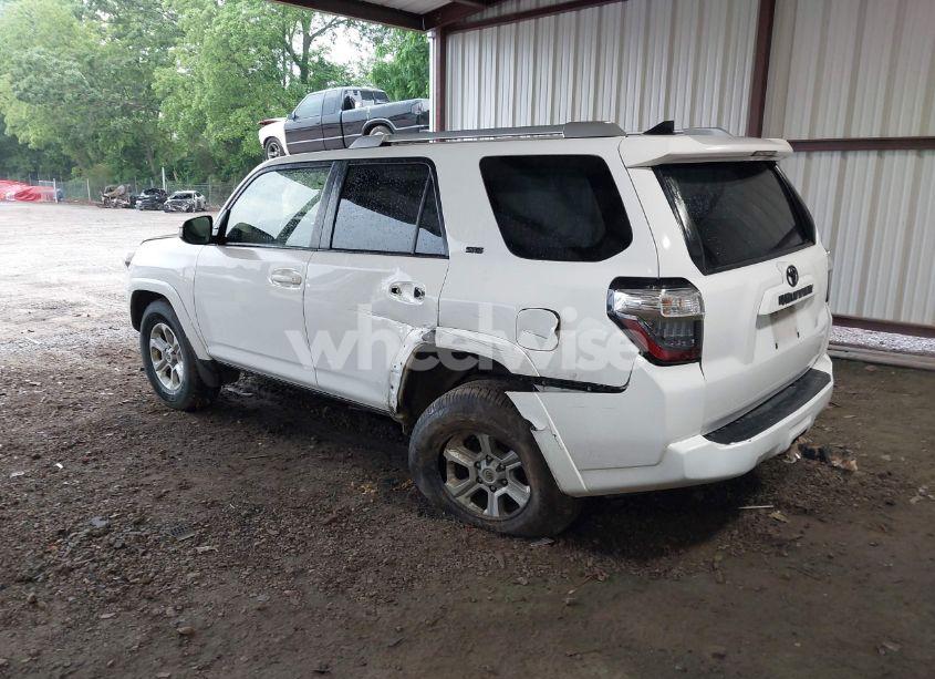 Photo 3 of 2016 Toyota 4runner SR5 (VIN JTEZU5JR9G5121298)