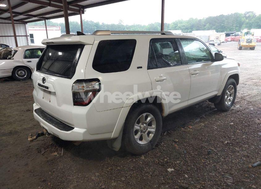 Photo 4 of 2016 Toyota 4runner SR5 (VIN JTEZU5JR9G5121298)