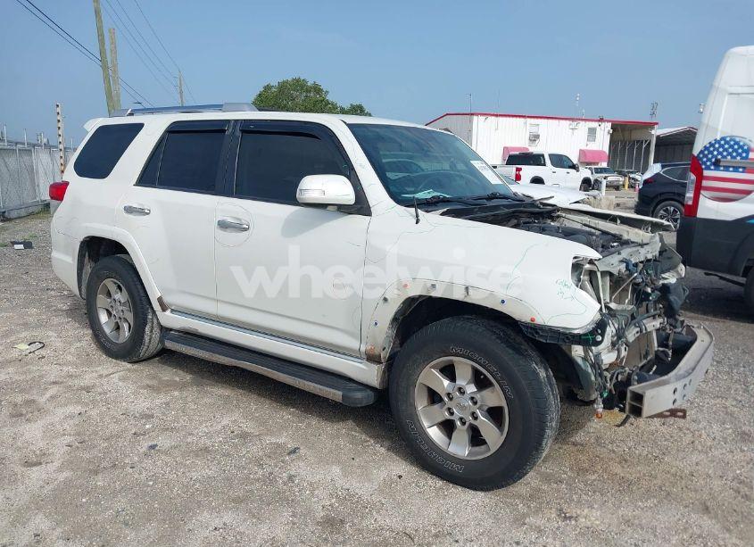 2011 Toyota 4runner SR5 V6 (VIN JTEZU5JRXB5028167) main photo