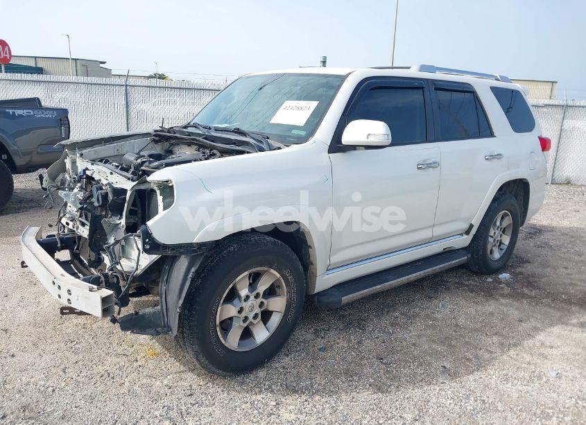 Photo 2 of 2011 Toyota 4runner SR5 V6 (VIN JTEZU5JRXB5028167)