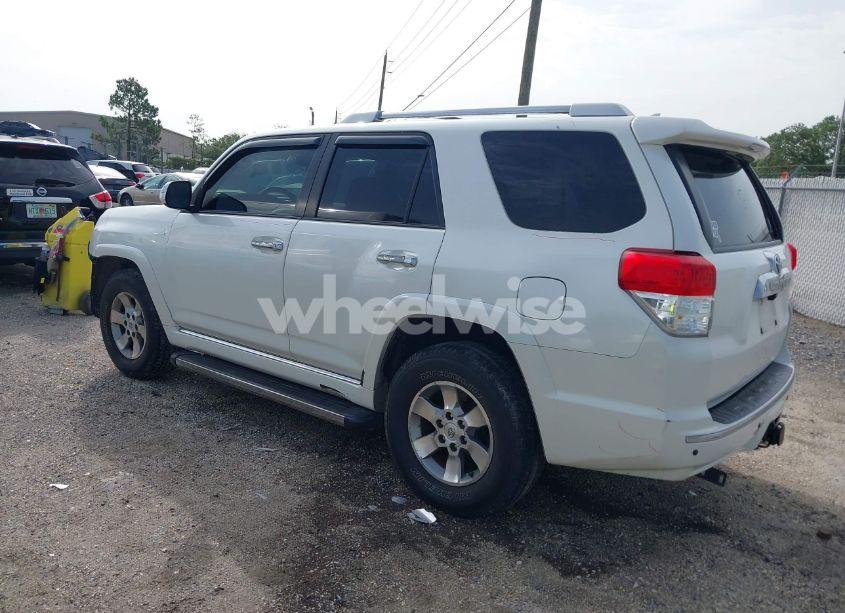 Photo 3 of 2011 Toyota 4runner SR5 V6 (VIN JTEZU5JRXB5028167)