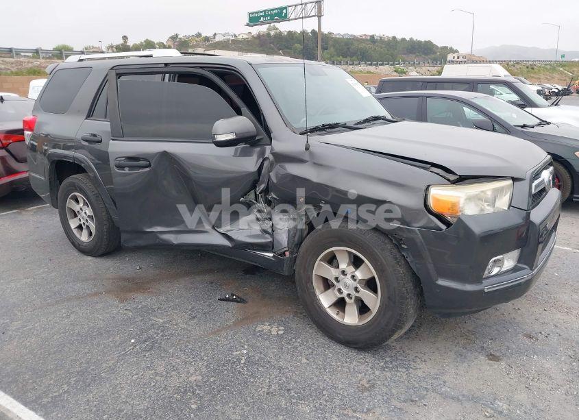2011 Toyota 4runner SR5 V6 (VIN JTEZU5JRXB5028881) main photo