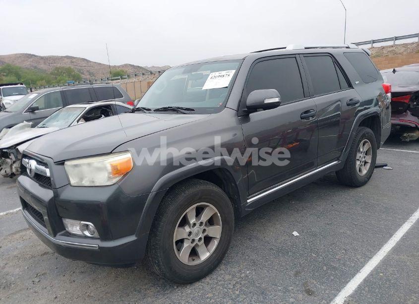 Photo 2 of 2011 Toyota 4runner SR5 V6 (VIN JTEZU5JRXB5028881)