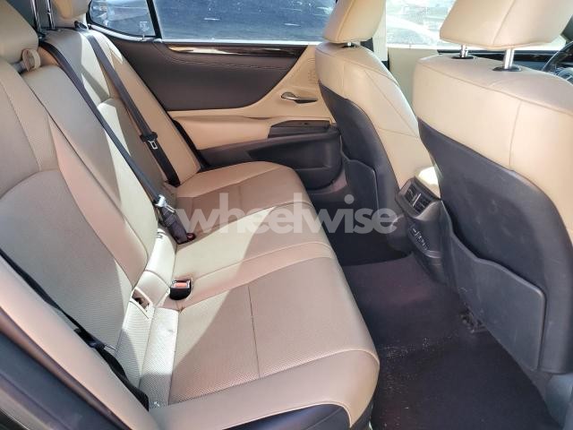 Photo 10 of 2019 LEXUS ES 300H (VIN JTHB21B13K2025219)