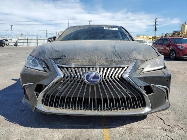 Photo 4 of 2019 LEXUS ES 300H (VIN JTHB21B13K2025219)