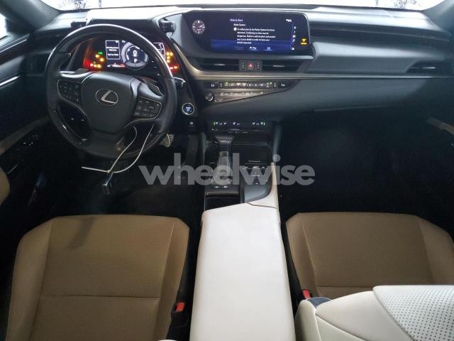 2019 LEXUS ES 300H (VIN JTHB21B14K2013077) main photo