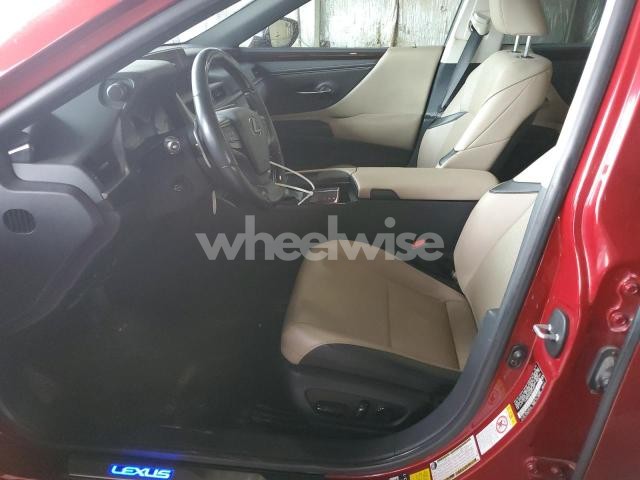 Photo 10 of 2019 LEXUS ES 300H (VIN JTHB21B14K2013077)