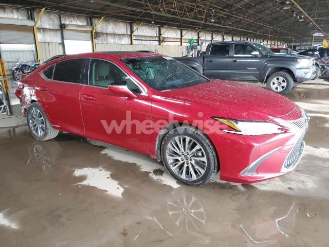 Photo 2 of 2019 LEXUS ES 300H (VIN JTHB21B14K2013077)