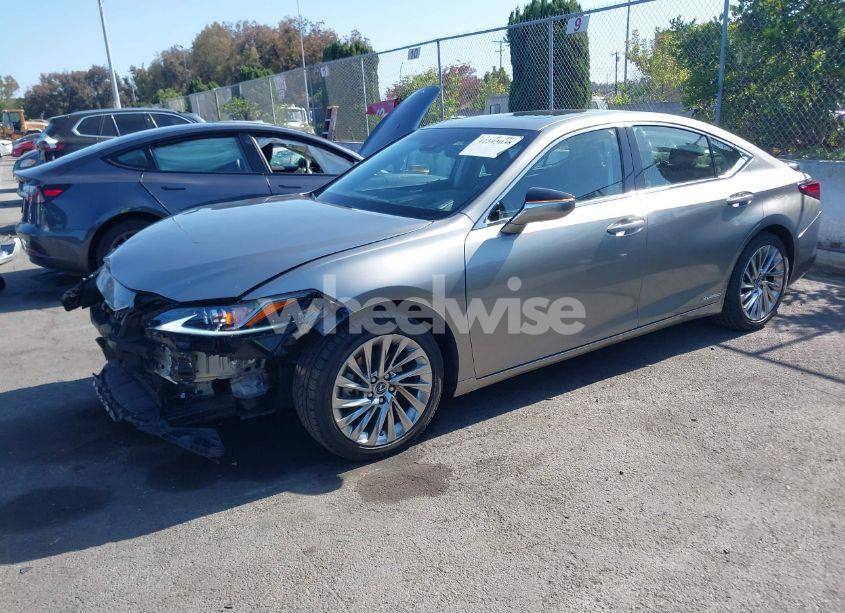 Photo 2 of 2019 Lexus Es 300H LUXURY/ULTRA LUXURY (VIN JTHB21B15K2031457)