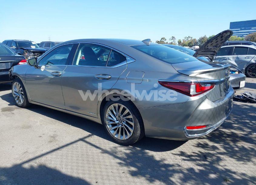 Photo 3 of 2019 Lexus Es 300H LUXURY/ULTRA LUXURY (VIN JTHB21B15K2031457)