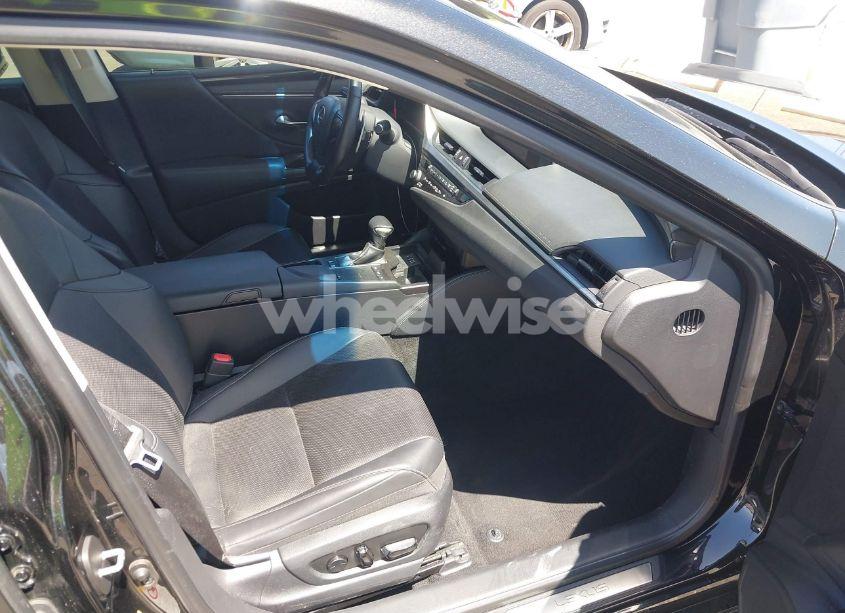 Photo 5 of 2019 Lexus Es 300H (VIN JTHB21B19K2012264)