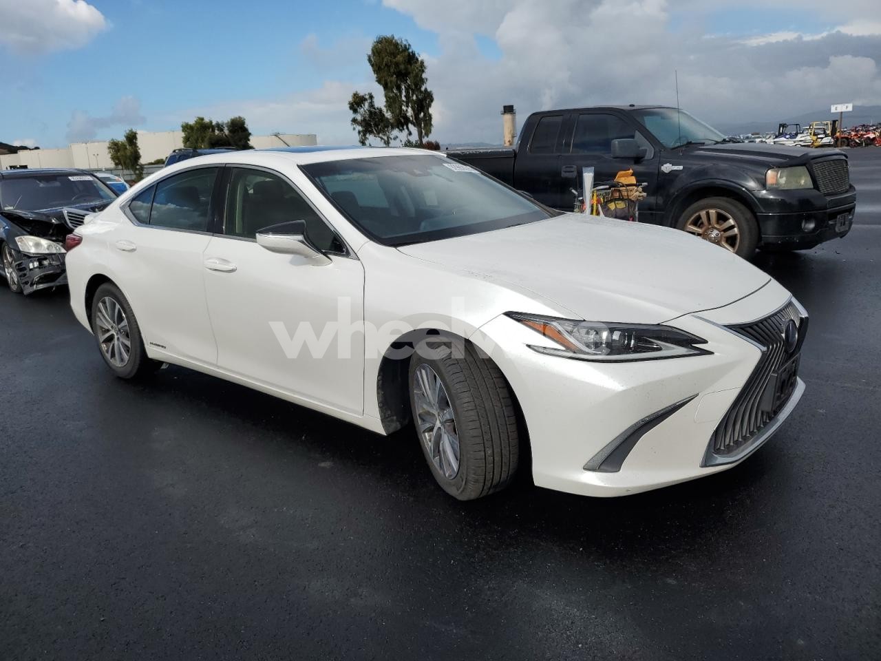Photo 4 of 2019 LEXUS ES 300H (VIN JTHB21B19K2017917)