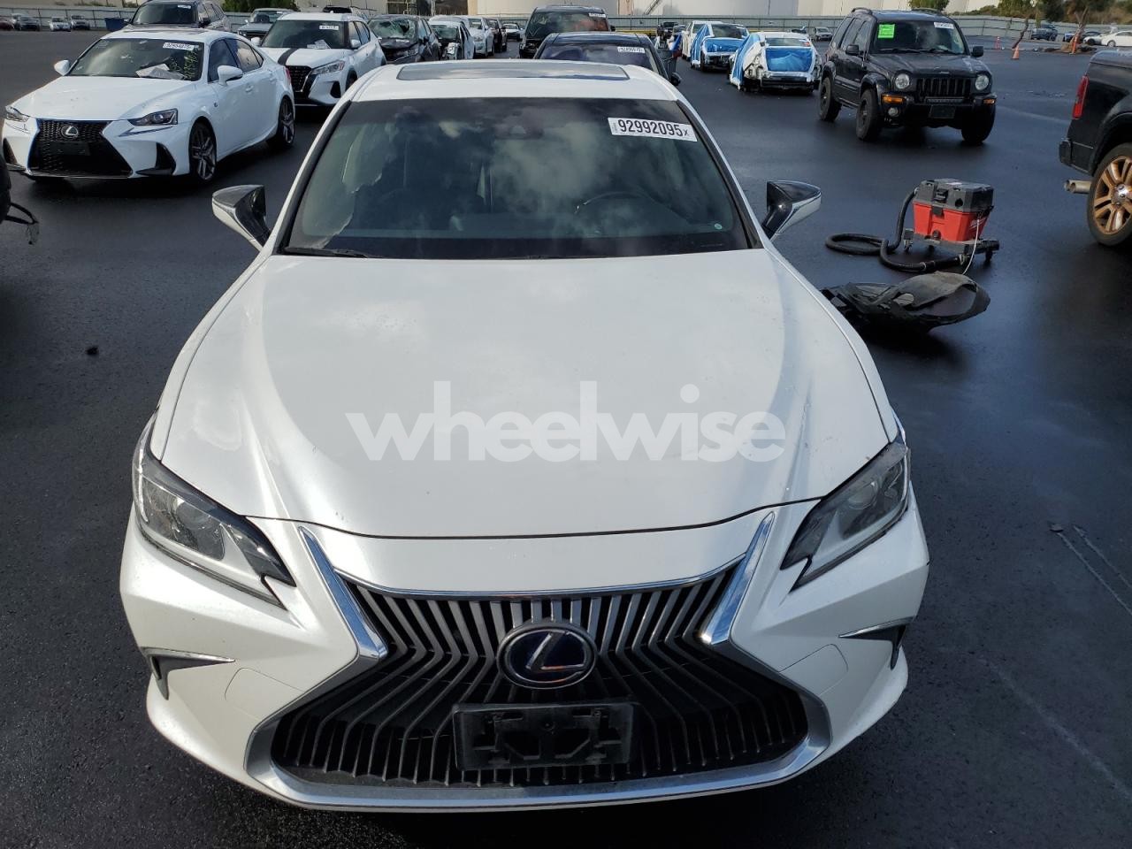 Photo 5 of 2019 LEXUS ES 300H (VIN JTHB21B19K2017917)