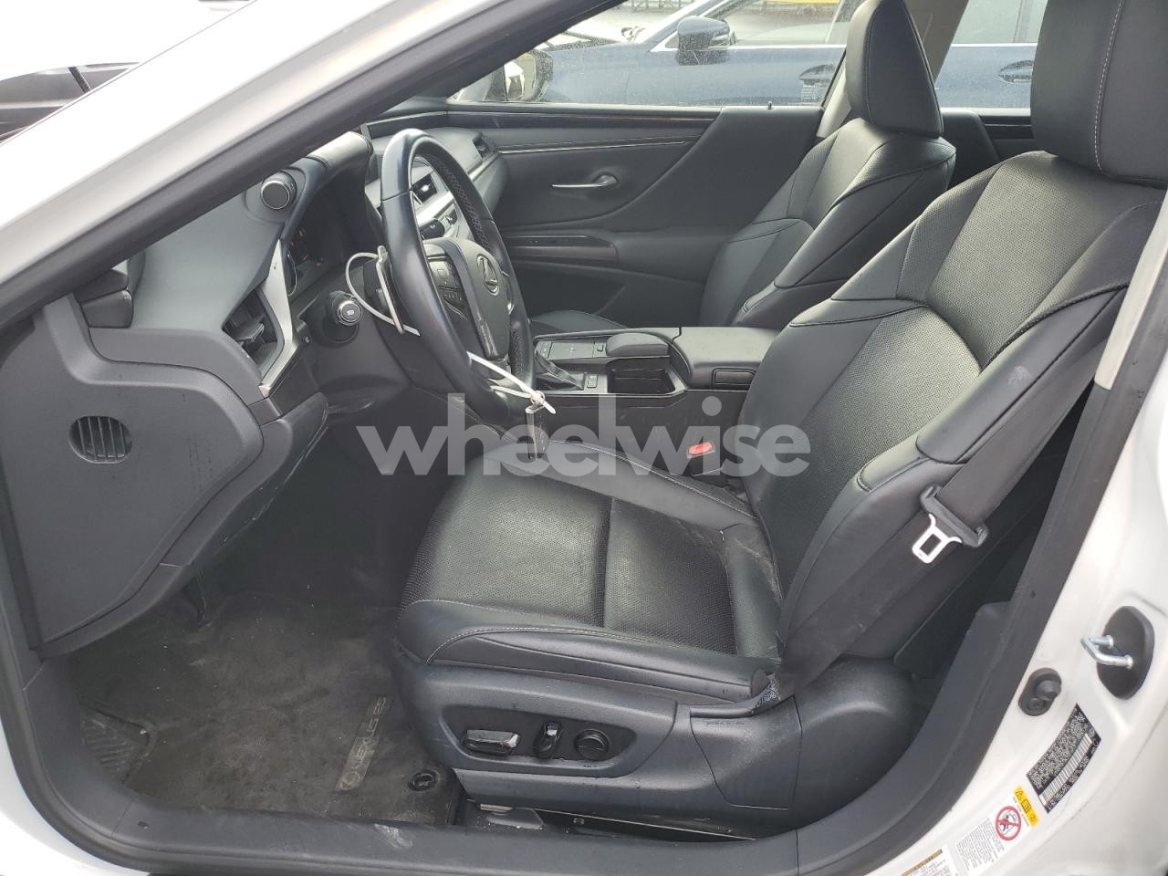 Photo 7 of 2019 LEXUS ES 300H (VIN JTHB21B19K2017917)