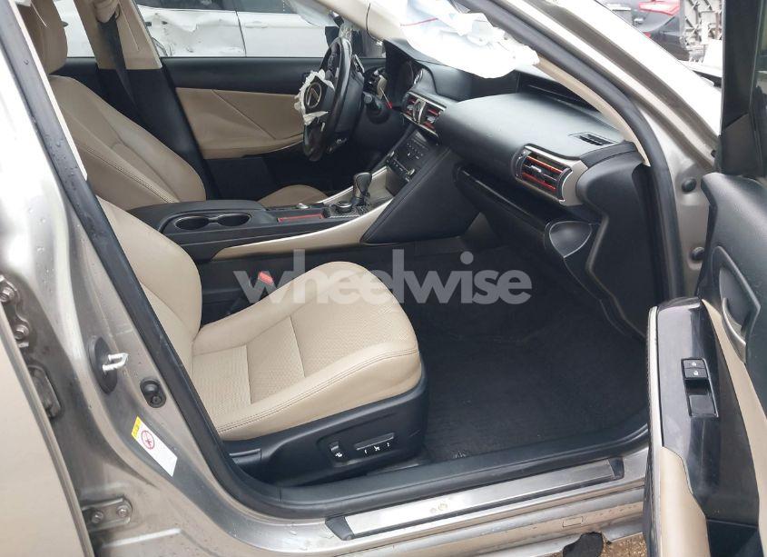 Photo 5 of 2018 Lexus Is 300 (VIN JTHBA1D26J5063470)