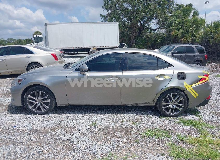 Photo 14 of 2018 Lexus Is 300 (VIN JTHBA1D29J5075810)