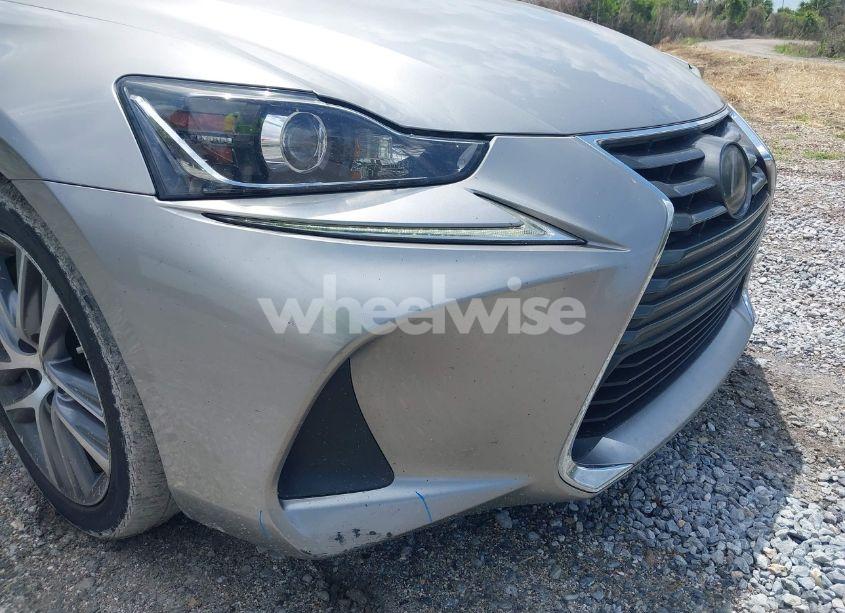 Photo 18 of 2018 Lexus Is 300 (VIN JTHBA1D29J5075810)