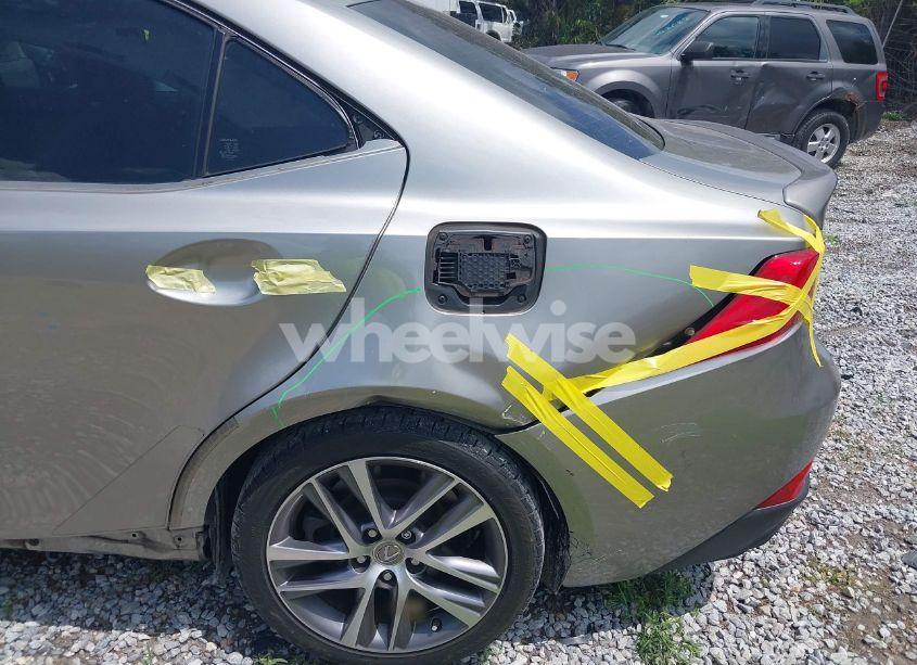 Photo 6 of 2018 Lexus Is 300 (VIN JTHBA1D29J5075810)