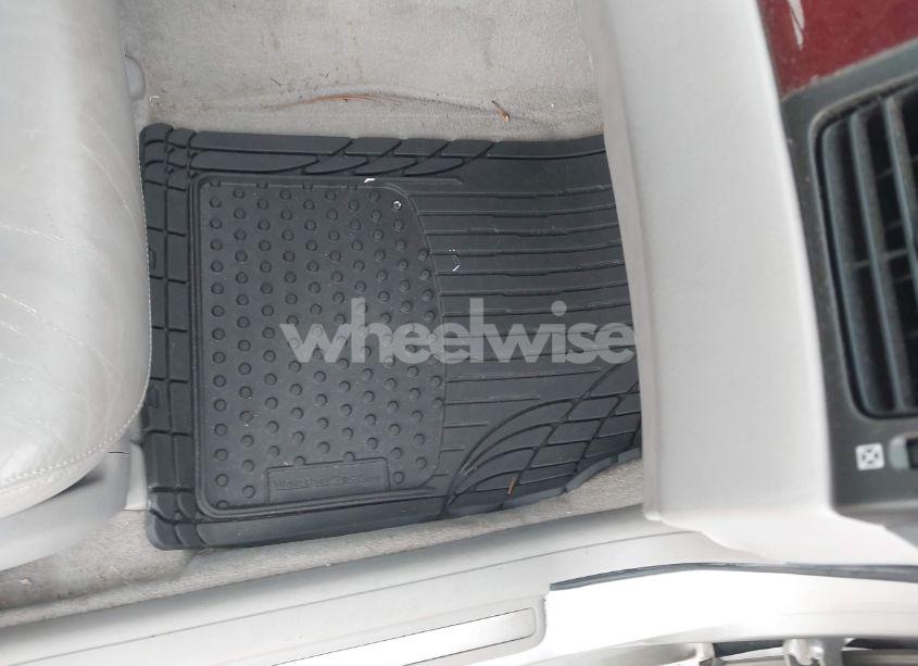 Photo 8 of 2003 Lexus Es 300 (VIN JTHBF30G030089156)