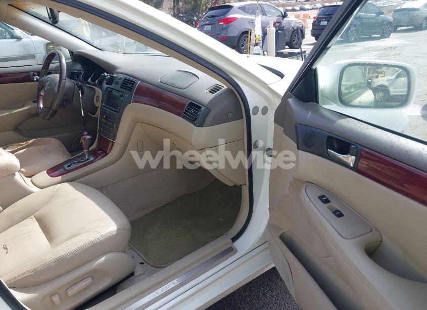 Photo 5 of 2002 Lexus Es 300 (VIN JTHBF30G325029776)