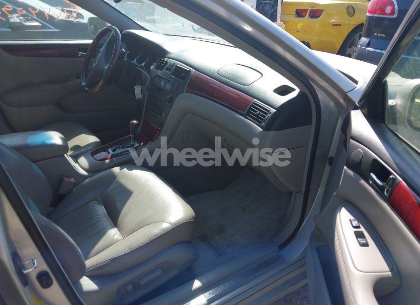 Photo 5 of 2002 Lexus Es 300 (VIN JTHBF30G420047703)