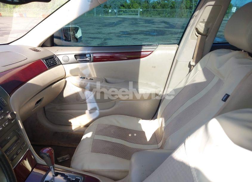 Photo 5 of 2002 Lexus Es 300 (VIN JTHBF30GX20062013)