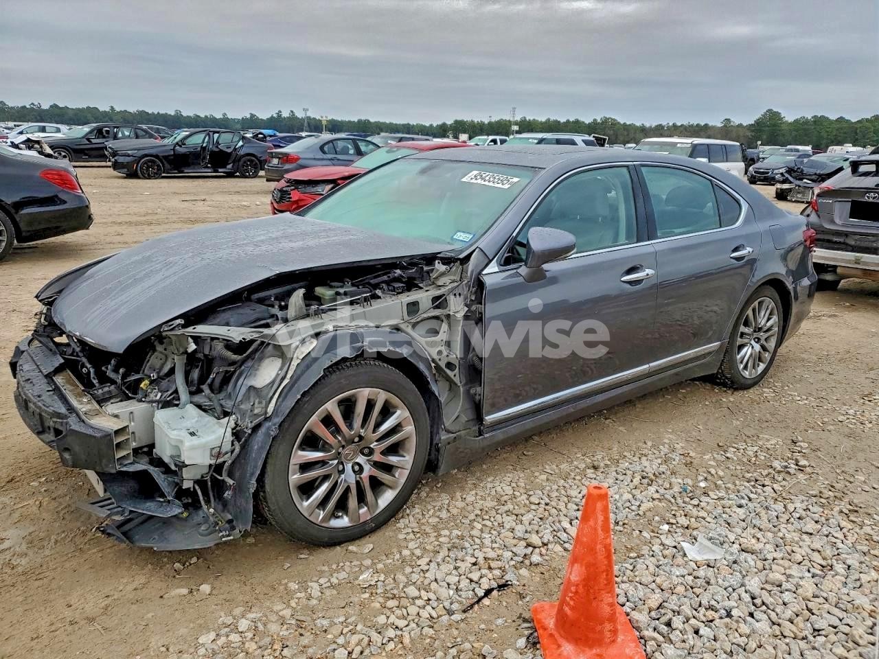 2017 LEXUS LS 460 (VIN JTHBL5EF5H5144473) main photo