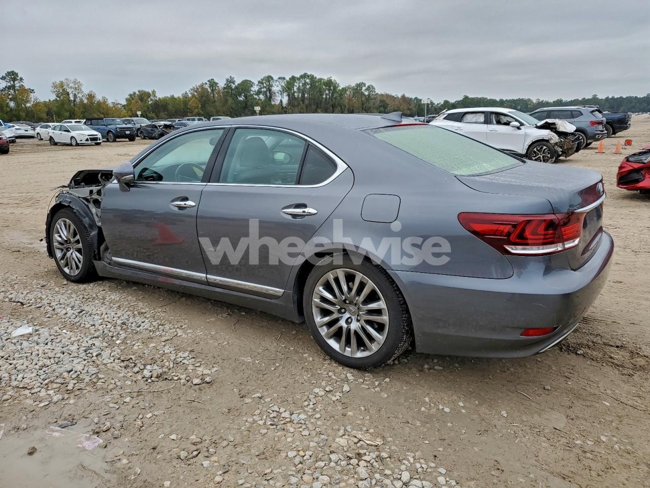 Photo 3 of 2017 LEXUS LS 460 (VIN JTHBL5EF5H5144473)