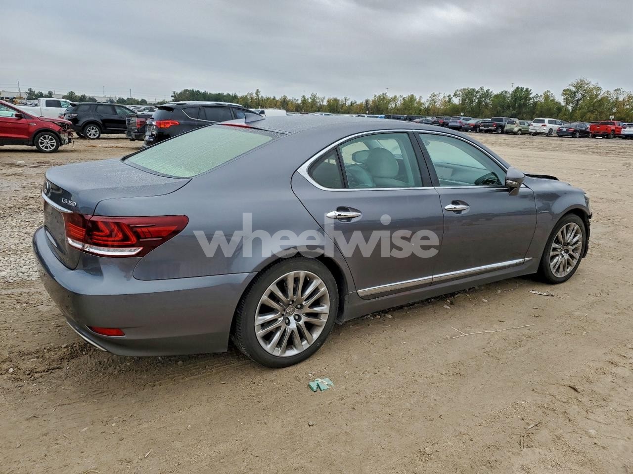 Photo 4 of 2017 LEXUS LS 460 (VIN JTHBL5EF5H5144473)