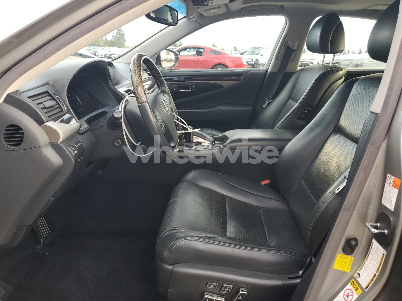 Photo 7 of 2016 LEXUS LS 460 (VIN JTHBL5EFXG5140997)