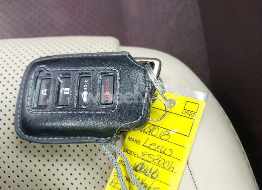 Photo 11 of 2018 Lexus Es 300H (VIN JTHBW1GG1J2188211)