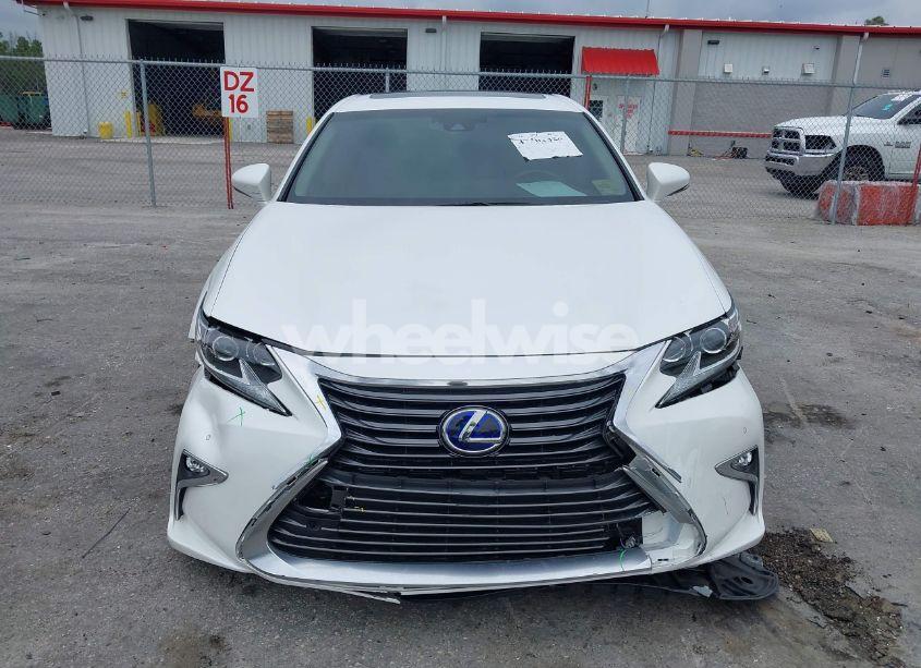 Photo 13 of 2018 Lexus Es 300H (VIN JTHBW1GG1J2188211)