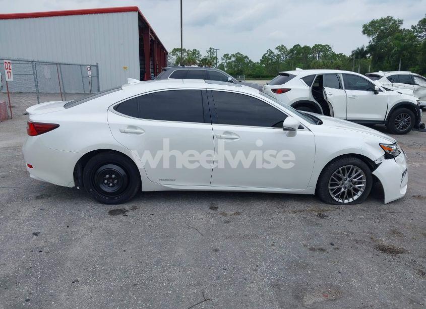 Photo 14 of 2018 Lexus Es 300H (VIN JTHBW1GG1J2188211)