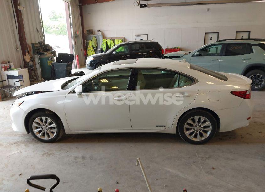 Photo 14 of 2014 Lexus Es 300H (VIN JTHBW1GG2E2067189)