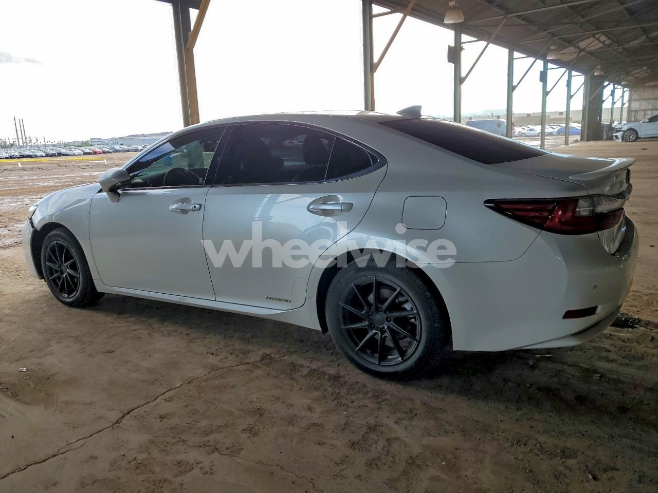 Photo 2 of 2016 LEXUS ES 300H (VIN JTHBW1GG2G2105720)