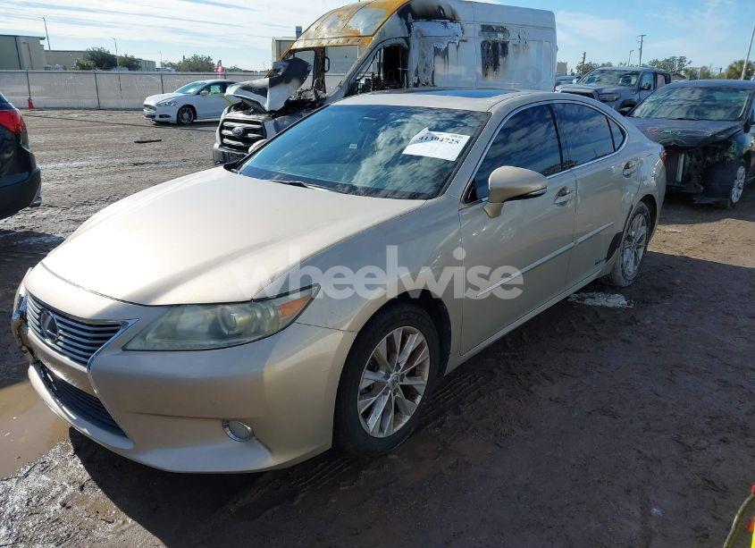 Photo 2 of 2013 Lexus Es 300H (VIN JTHBW1GG3D2017481)