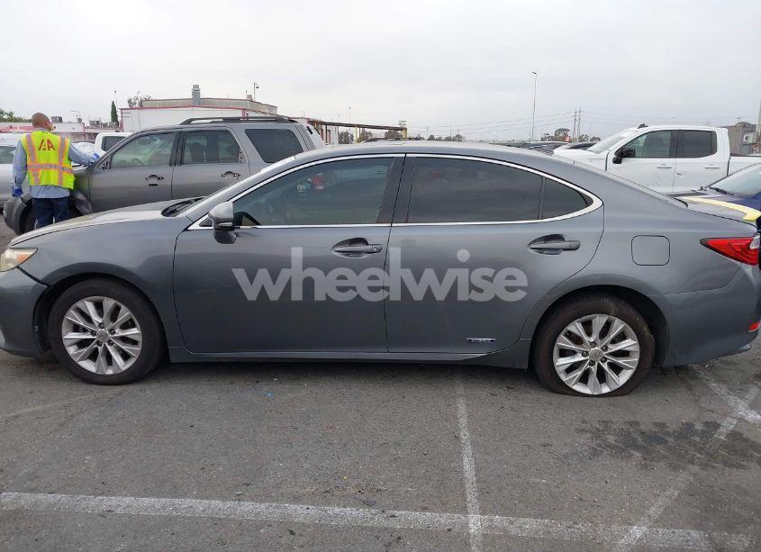 Photo 13 of 2013 Lexus Es 300H (VIN JTHBW1GG5D2017997)
