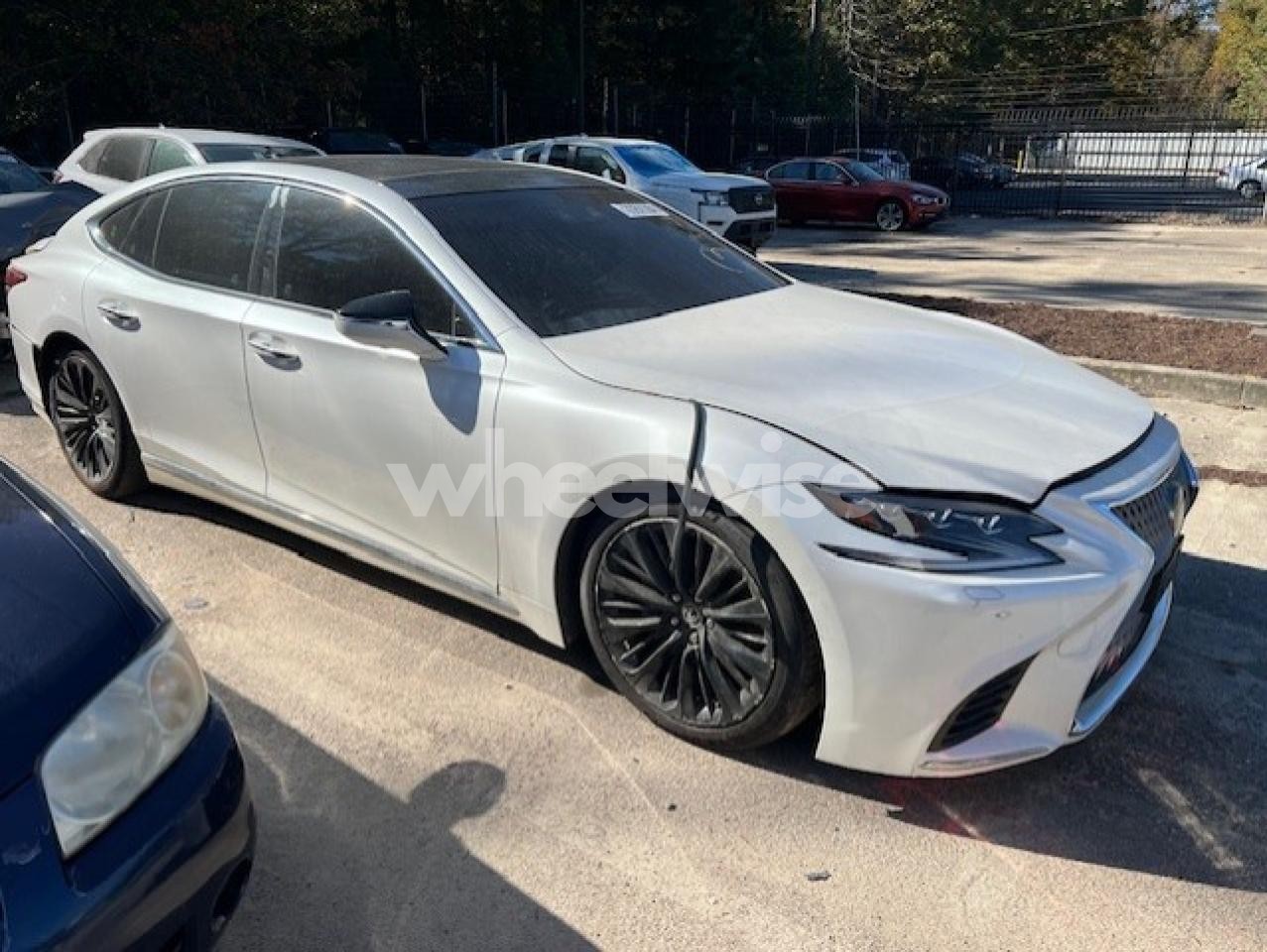Photo 4 of 2018 LEXUS LS 500 (VIN JTHC5LFF6J5003841)